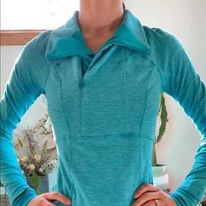 LULULEMON blue pull over